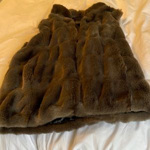 Faux fur vest size S exceeds condition